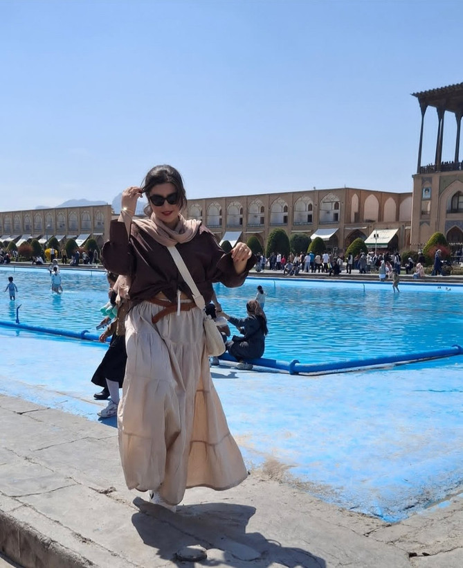 دامن دریا جنس لنین الیاف طبیعی طوسی , صورتی , گلبهی , ادامسی , کرم , نسکافهی , دود , آبی , فری سایز تا ۵۰ زنانه شناسه #7060