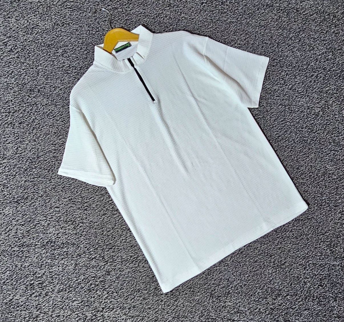 تیشرت مردانه نیم زیپ بیسکویتی جنس : بیسکویتی کراکشی کرم , سفید , طوسی , L , Xl , xxl , xxxl , شناسه کاربری : #9629