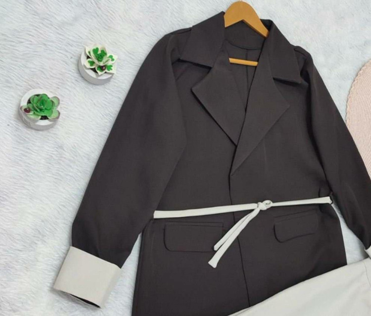 کت و شلوار مانیا جنس : مازراتی استخوانی, سبز بنتون, سبز تیره, سبز کله غازی, شتری, شکلاتی تیره, طوسی تیره, طوسی روشن, کرمی, مشکی, نسکافه ای تیره, نسکافه ای روشن فری سایز زنانه شناسه : #101699