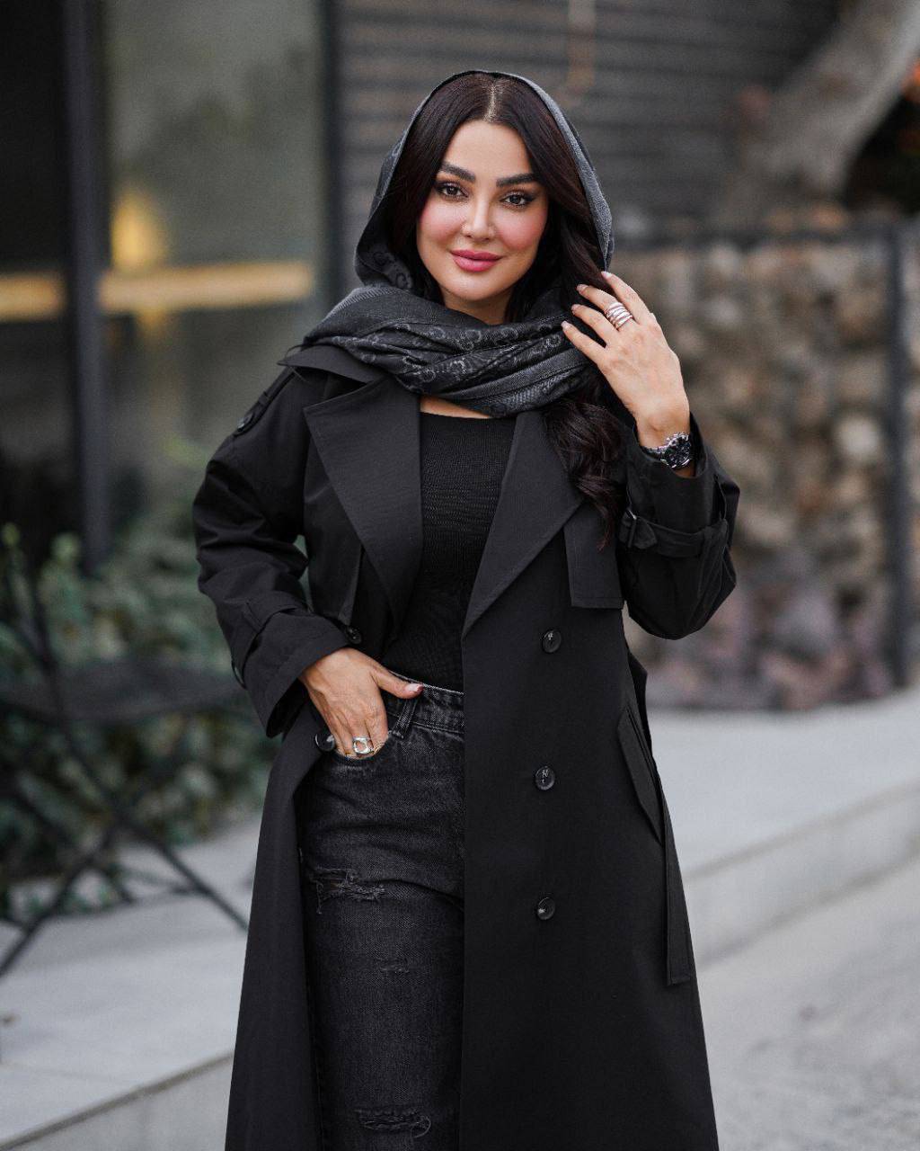بارونی بلند استر دار جنس : پرادو رنگبندی سایزبندی زنانه شناسه : #3630