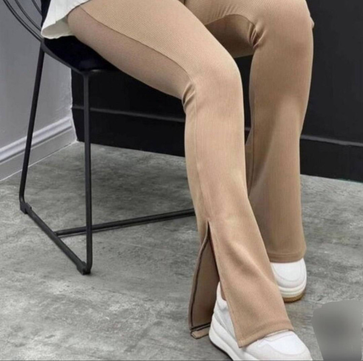 نام : 👗لگ زنانه کمر گنی -🧵جنس : کبریتی اعلا - رنگبندی - سایزبندی