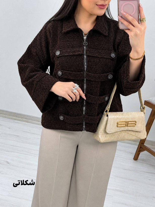 جکت مخمل elegant جنس : مخمل لمزور پاییزه مشکی, شکلاتی, کنفی, سورمه ای, نسکافه ای، فری سایز زنانه شناسه : #23936