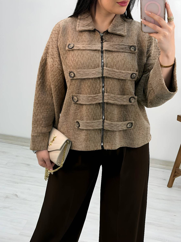 جکت مخمل elegant جنس : مخمل لمزور پاییزه مشکی, شکلاتی, کنفی, سورمه ای, نسکافه ای، فری سایز زنانه شناسه : #23936